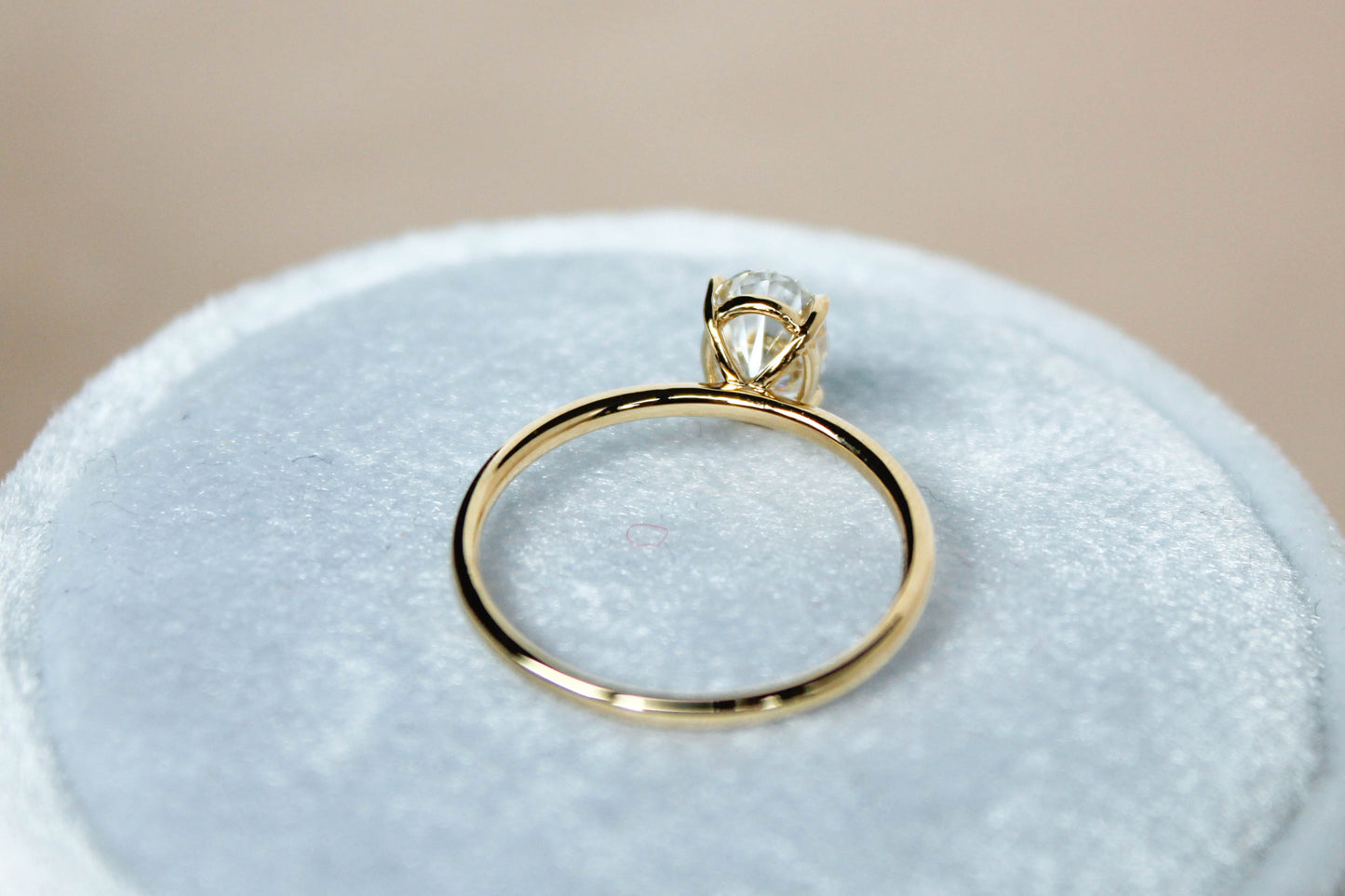 1 CT Oval Cut Moissanite Solitaire Ring