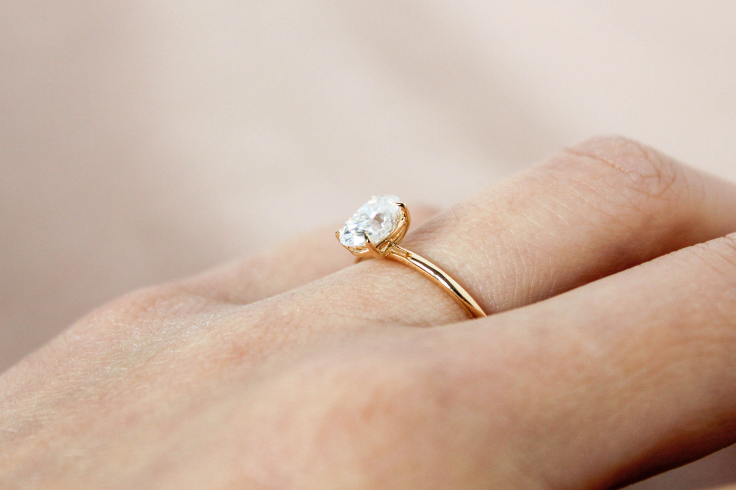 1 CT Oval Cut Moissanite Solitaire Ring