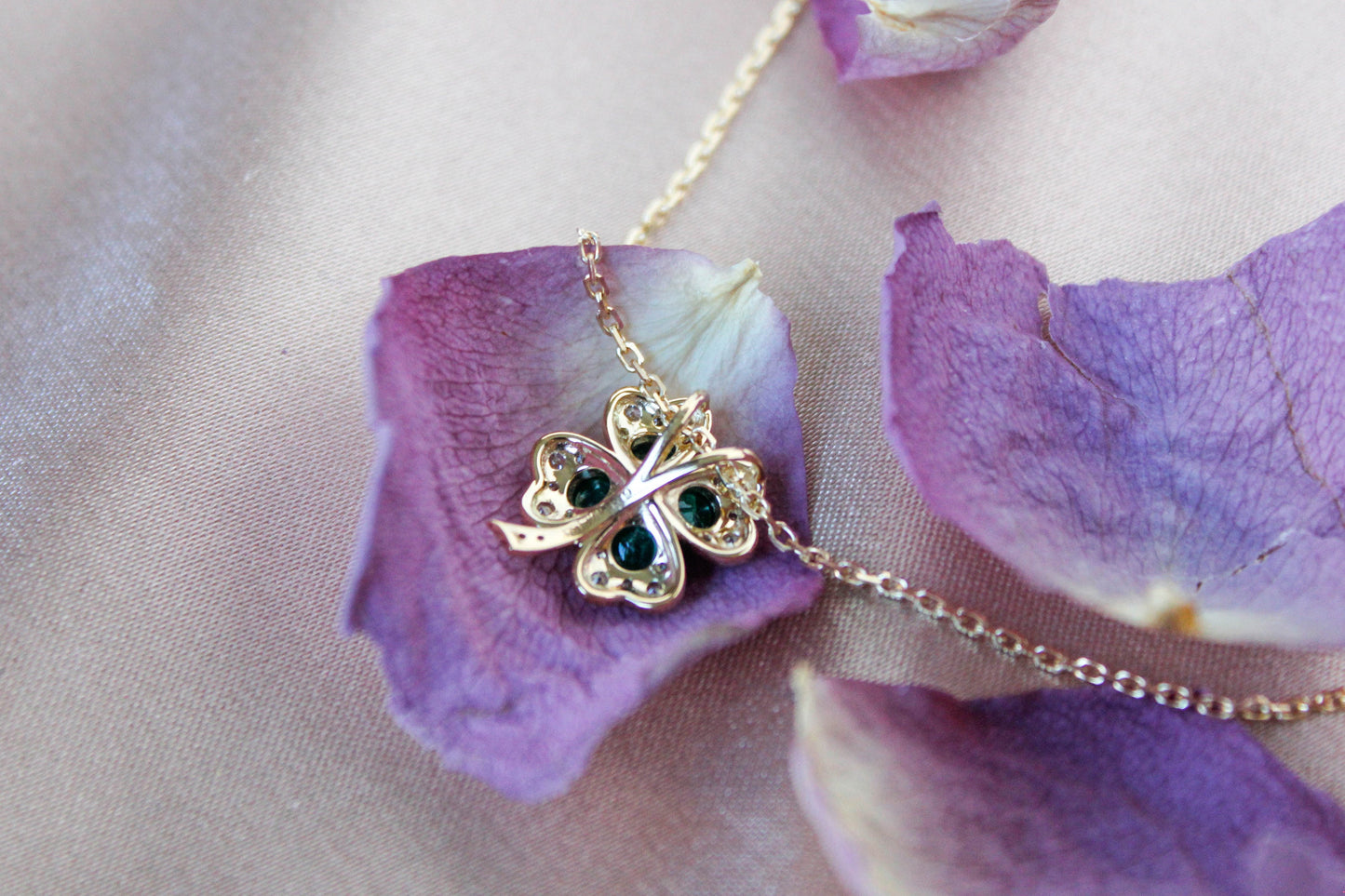 Emerald Clover Diamond Pendant/Necklace